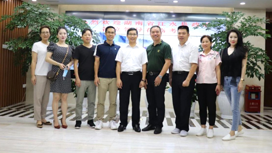 湖南省江永県政府指導者各位のご臨席を熱烈に歓迎します